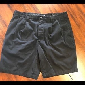 Dockers Tour Men’s Shorts Size 40